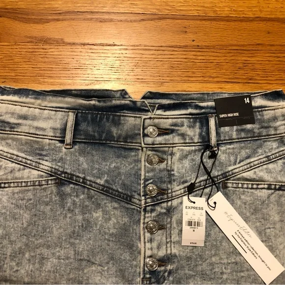 Express NWT Jean skirt - Picture 4 of 7